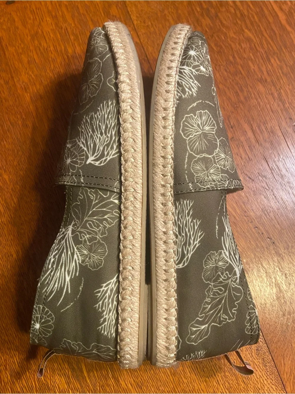 Vionic Beach Laguna Seaweed Coral Print Espadrille. Podiatrist designed.